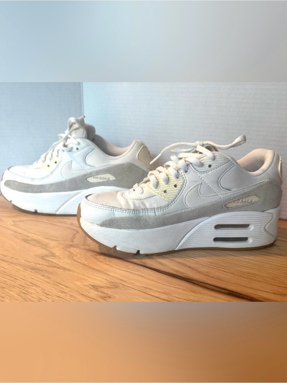 Nike Women’s Air Max LV8 Casual Sneakers size 7.5 - Picture 7 of 14